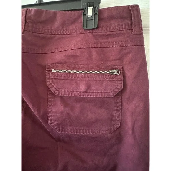 Athleta‎ Burgundy Cargo Utility Pants Women's Size 10 Tall Zippers Ankle Detail - Picture 6 of 12